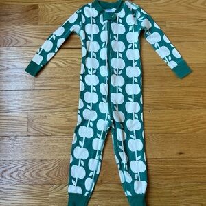Hanna Andersson Pajama Onesie Green and White Apple Print Organic Cotton size 3T